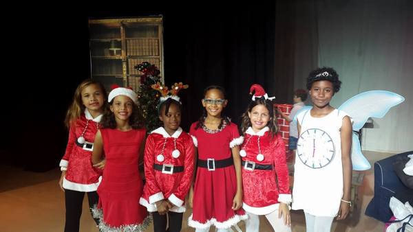 International-School-Christmas-Show-2015-13-e1449860047665